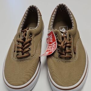 Vans Unisex Tan Canvas Sneakers SIze 7 In Men's Size 8.5 In Womem. New With Tag